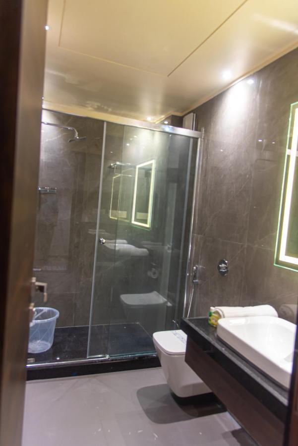 Hotel Royal Livin Varanasi Exterior photo