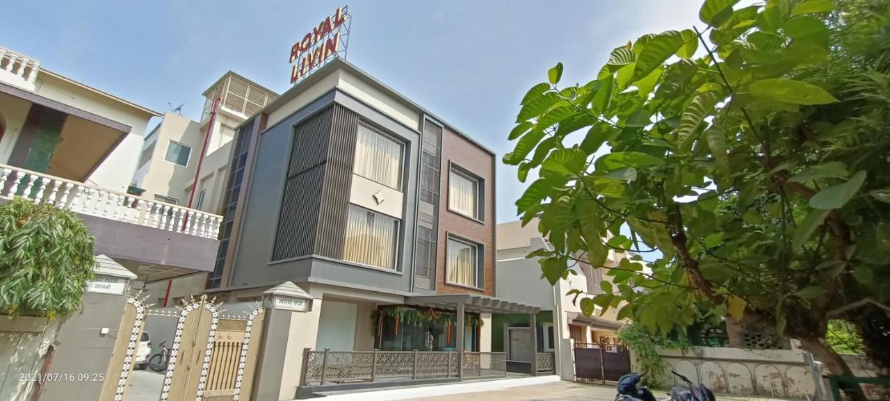 Hotel Royal Livin Varanasi Exterior photo