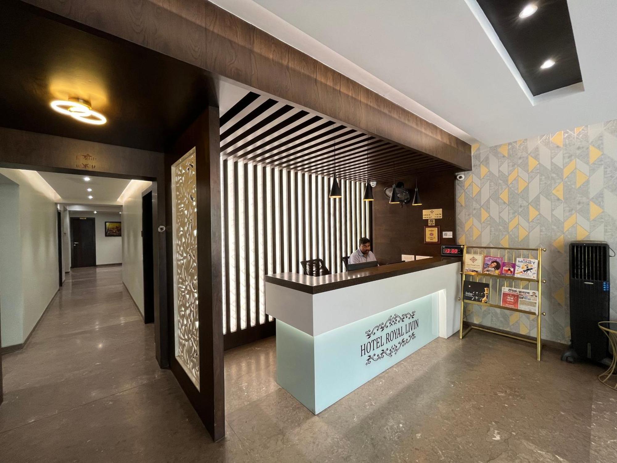 Hotel Royal Livin Varanasi Exterior photo